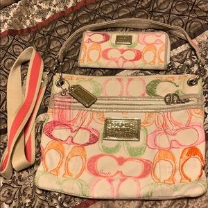 Coach poppy purse with matching wallet